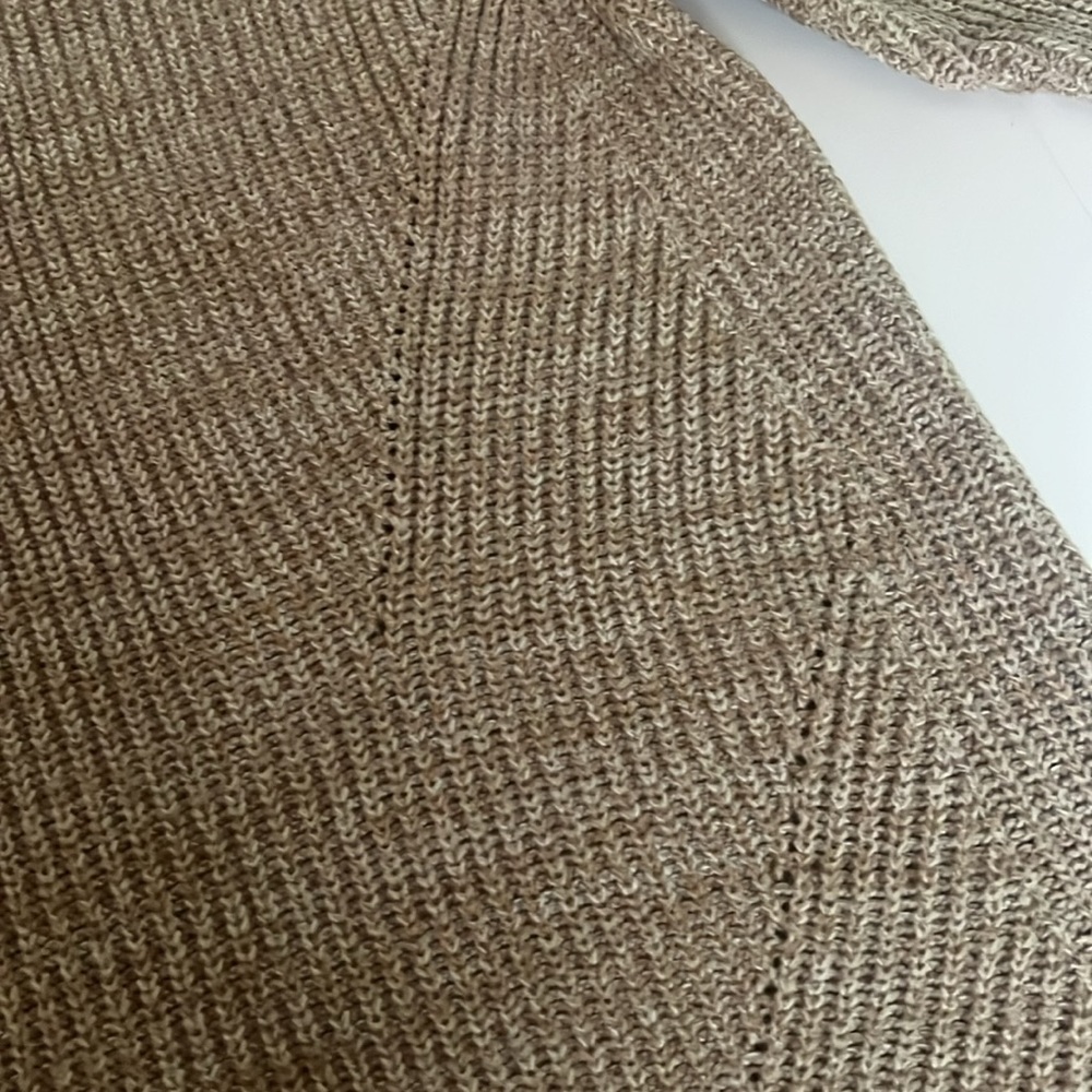 Tan chunky knit sweater size XL - Picture 3 of 3